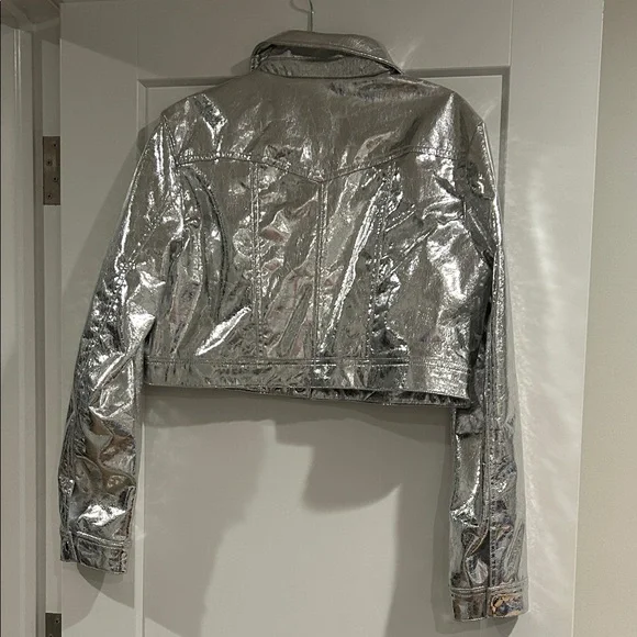 Forever 21 Shiny Silver Women's Snap Close Jacket - Picture 3 of 3